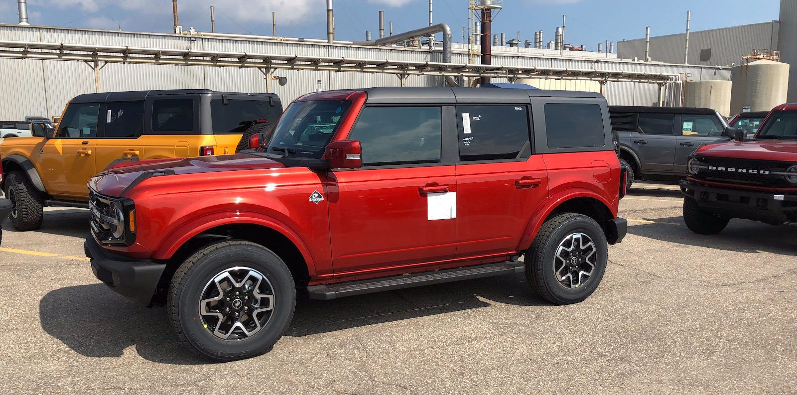 Ford Bronco Heritage edition hot pepper red Ford Bronco MURICA SUV