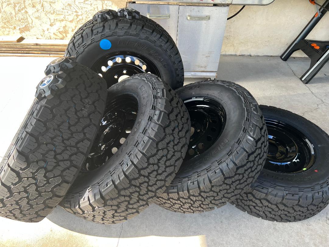 Selling 5 OEM Black Diamond wheels and tire take offs in the Leesburg