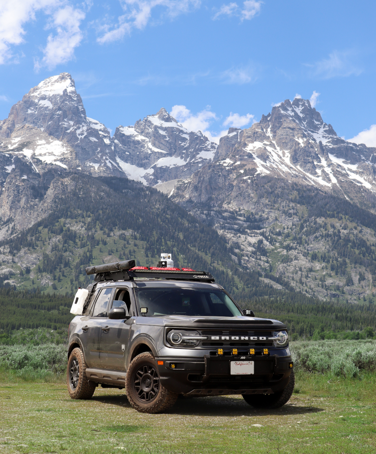 Rally Innovations light bar and skid plate installed on Bronco