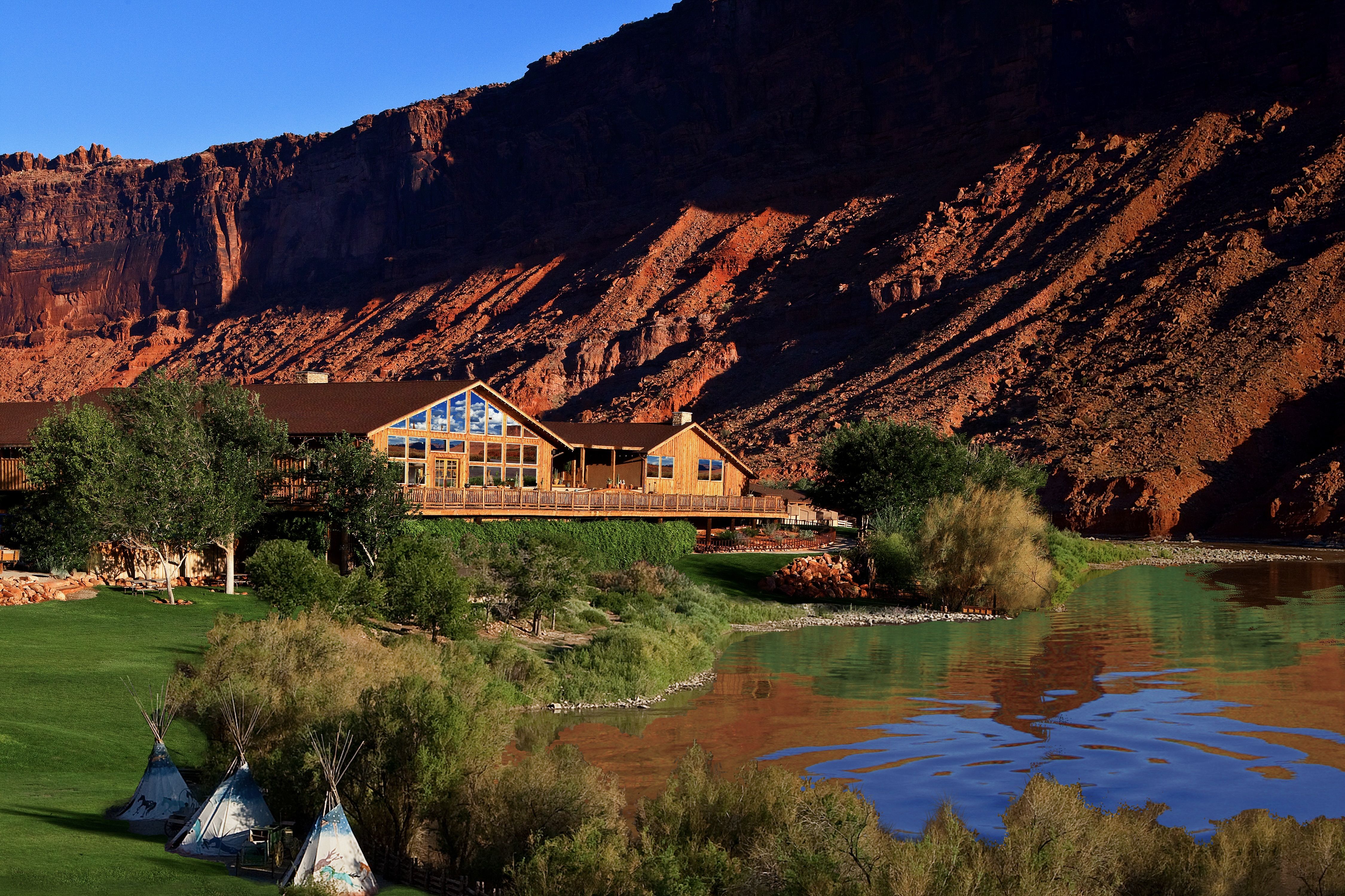 Red Cliffs Lodge