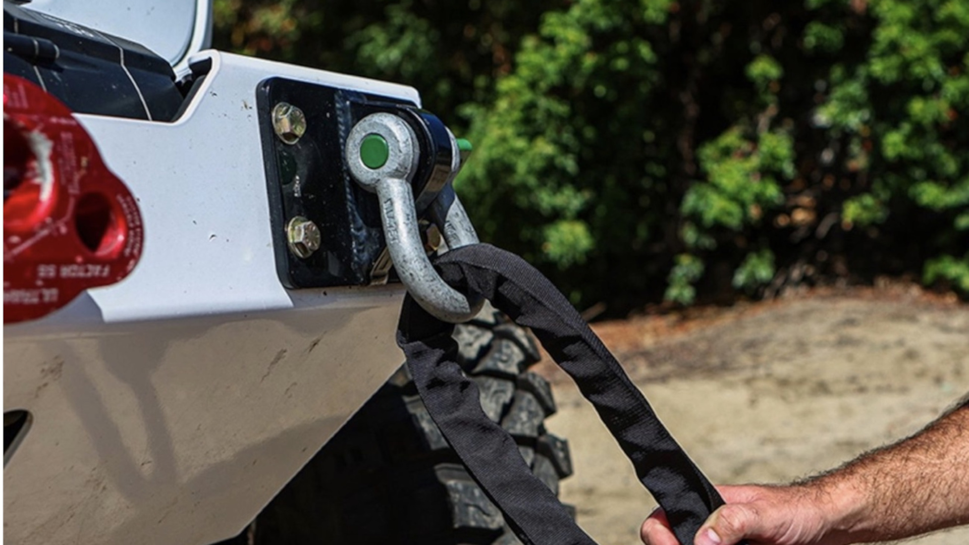 Recovery Basics Soft Shackle vs. Metal Shackle Bronco Nation