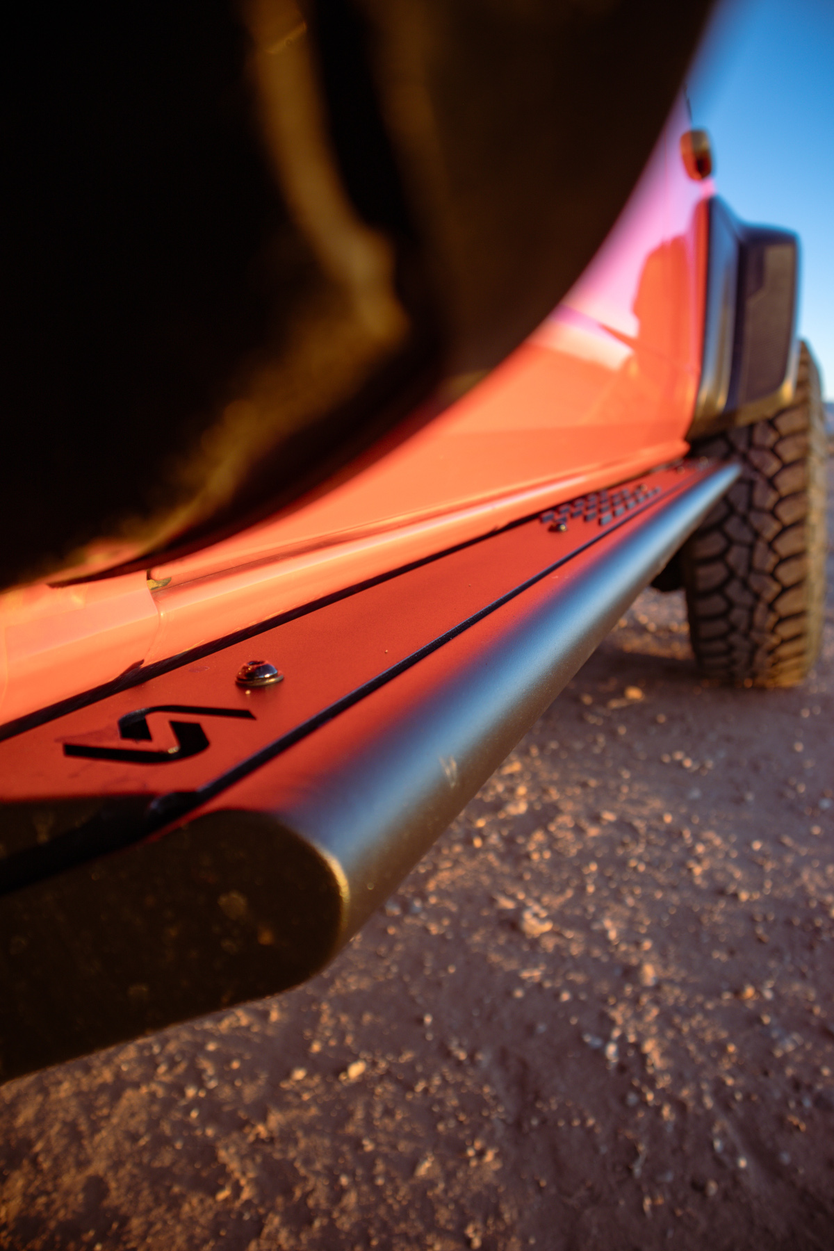Turn Offroad Bronco steps and rock sliders